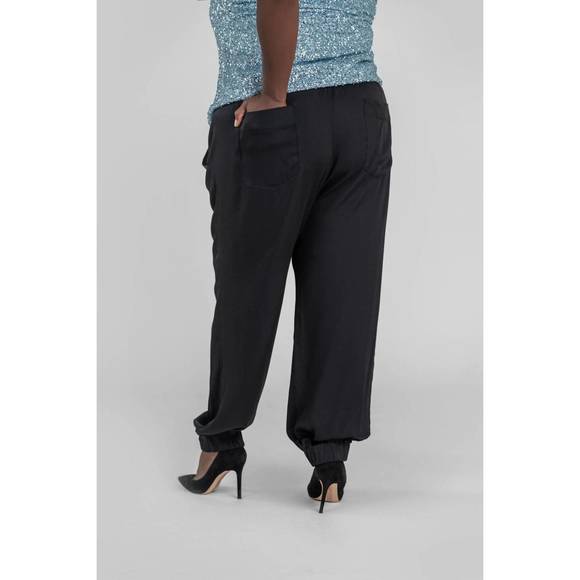 NEW NOUVELLE / SILK95FIVE mara joggers in black
